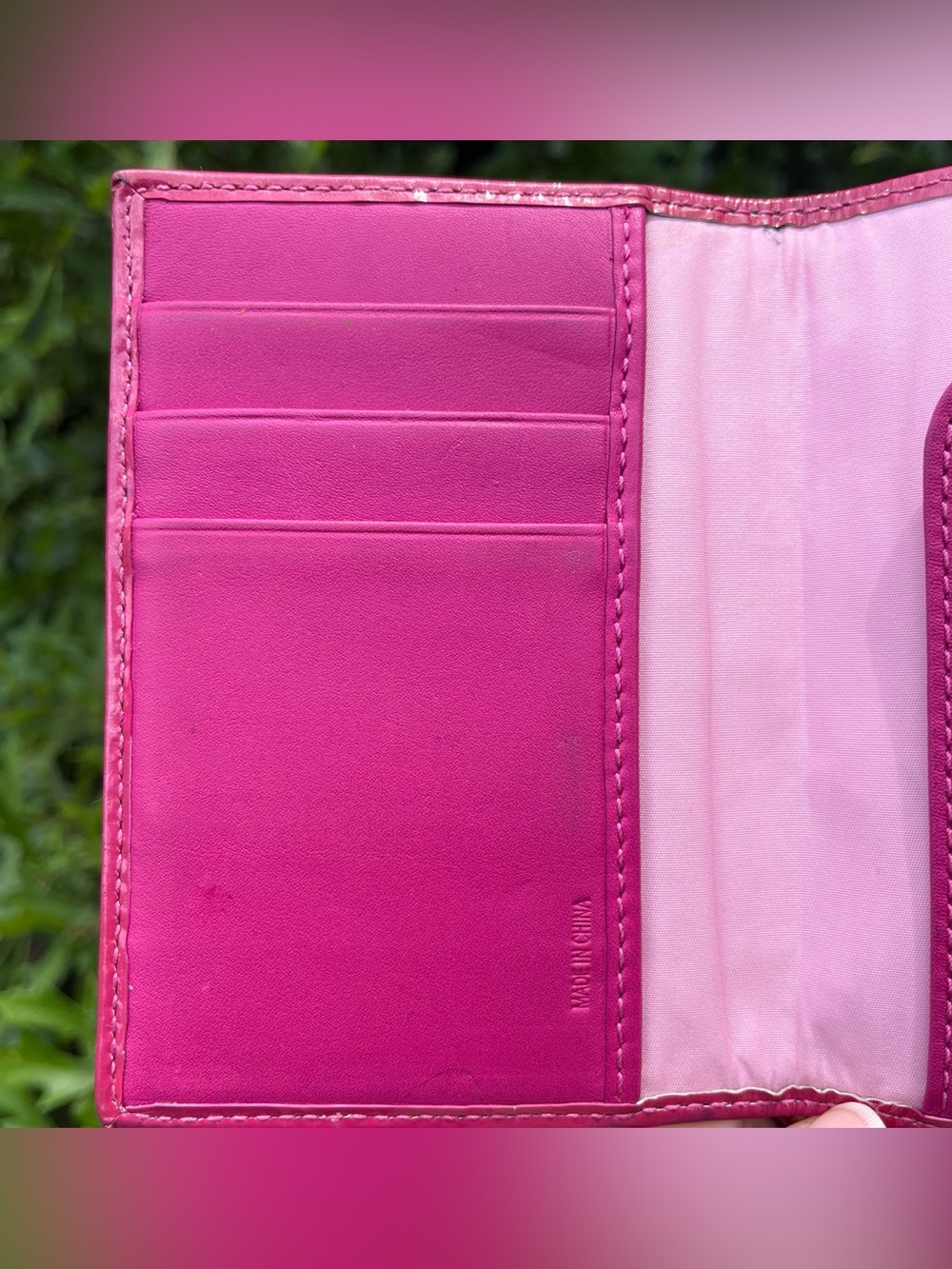 💖Y2K Vintage Pink/Red Coach Passport Wallet with Card Slots💖 - Picture 4 of 8